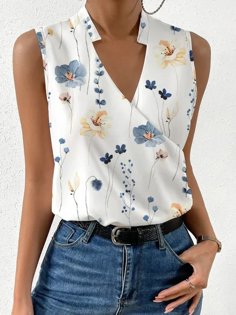 Amber | Soft Summer Casual Top with V-Neck for Women - Image 5