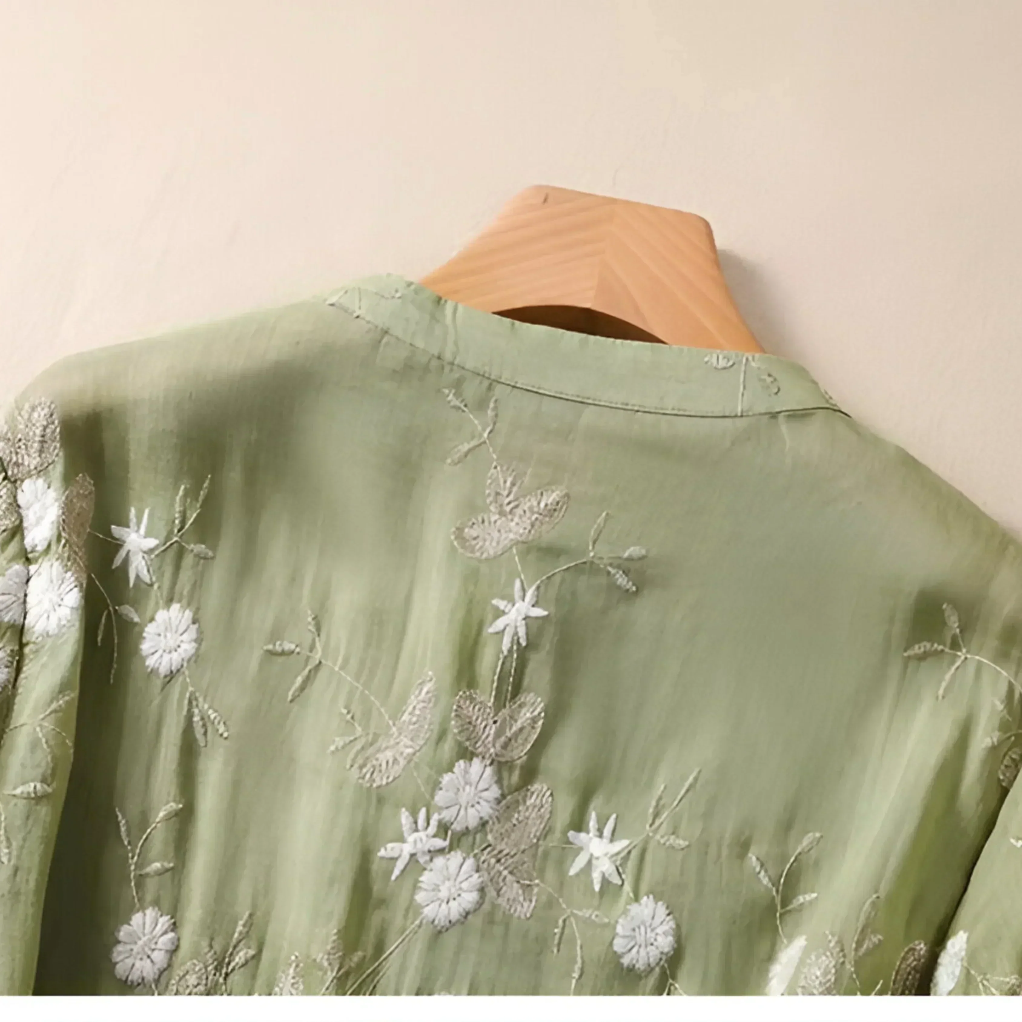 Elodie | Floral Button Blouse - Image 3